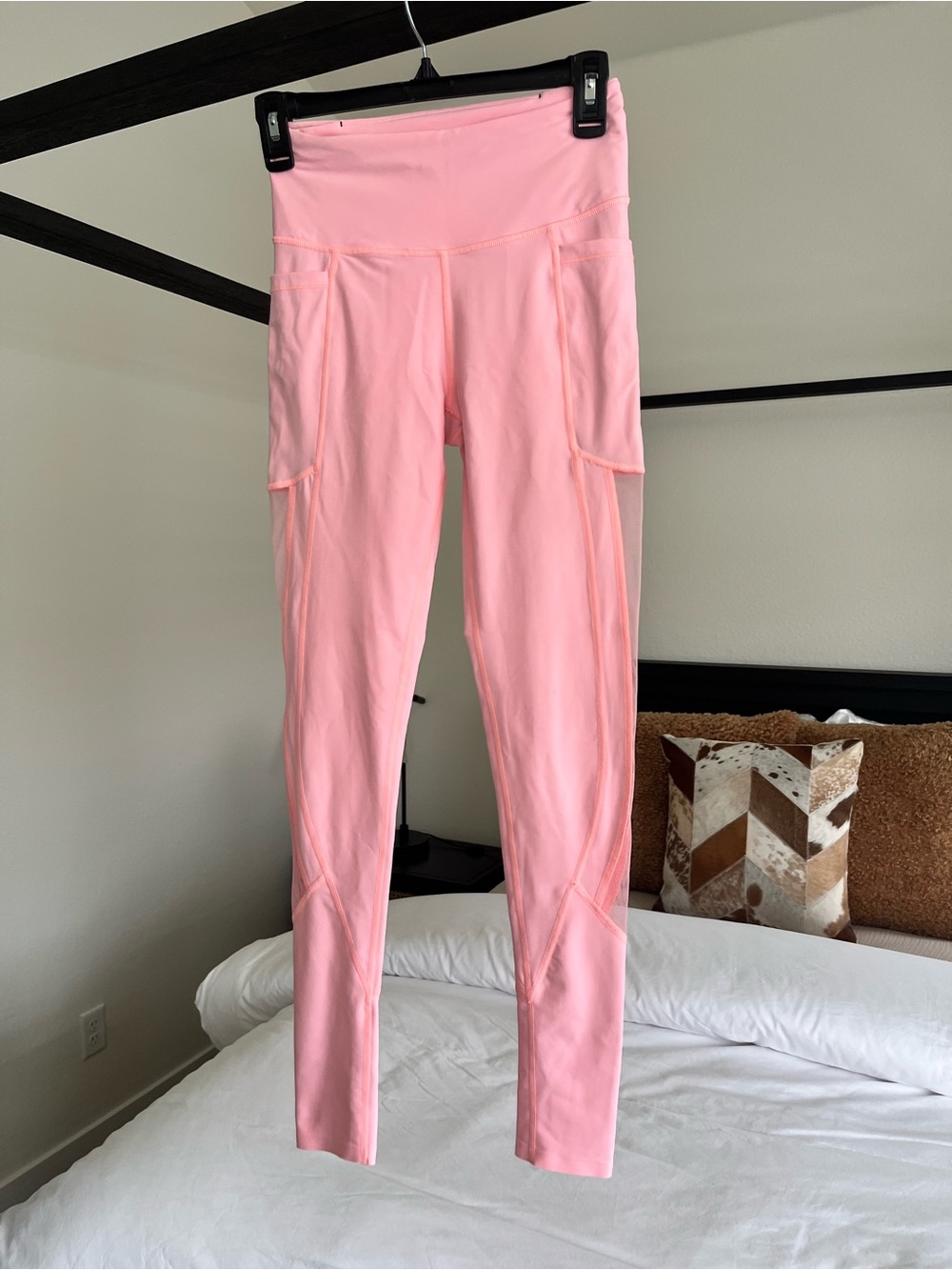 Victoria’s Secret total Knockout High-Waist Pink Workout Leggings